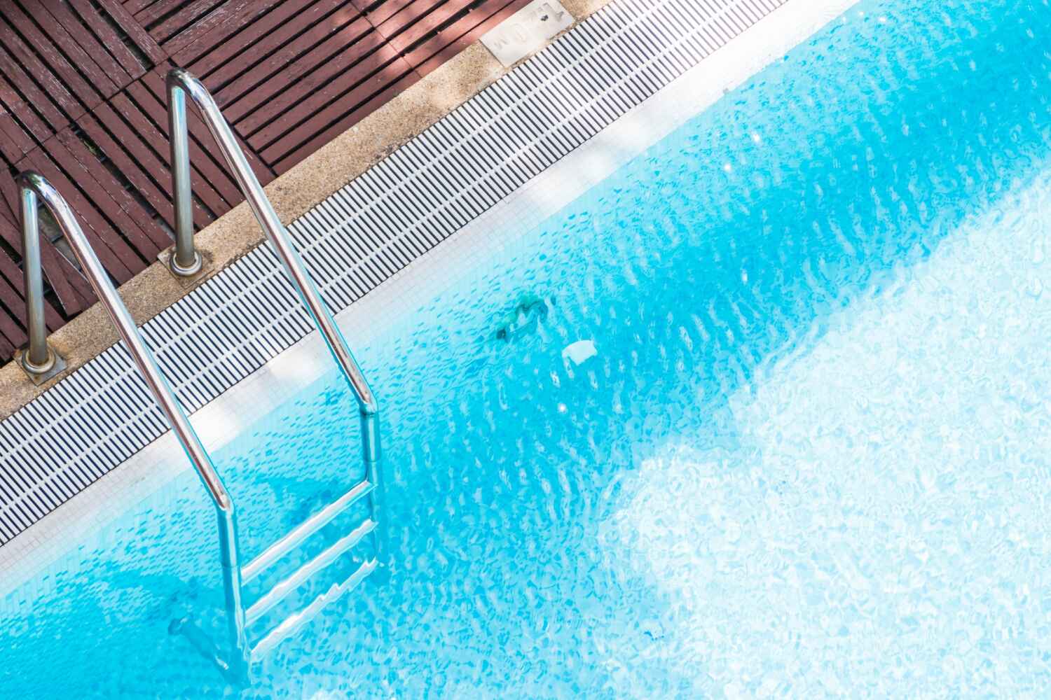 Professional Pool Cleaning Services for Residential & Commercial Pools